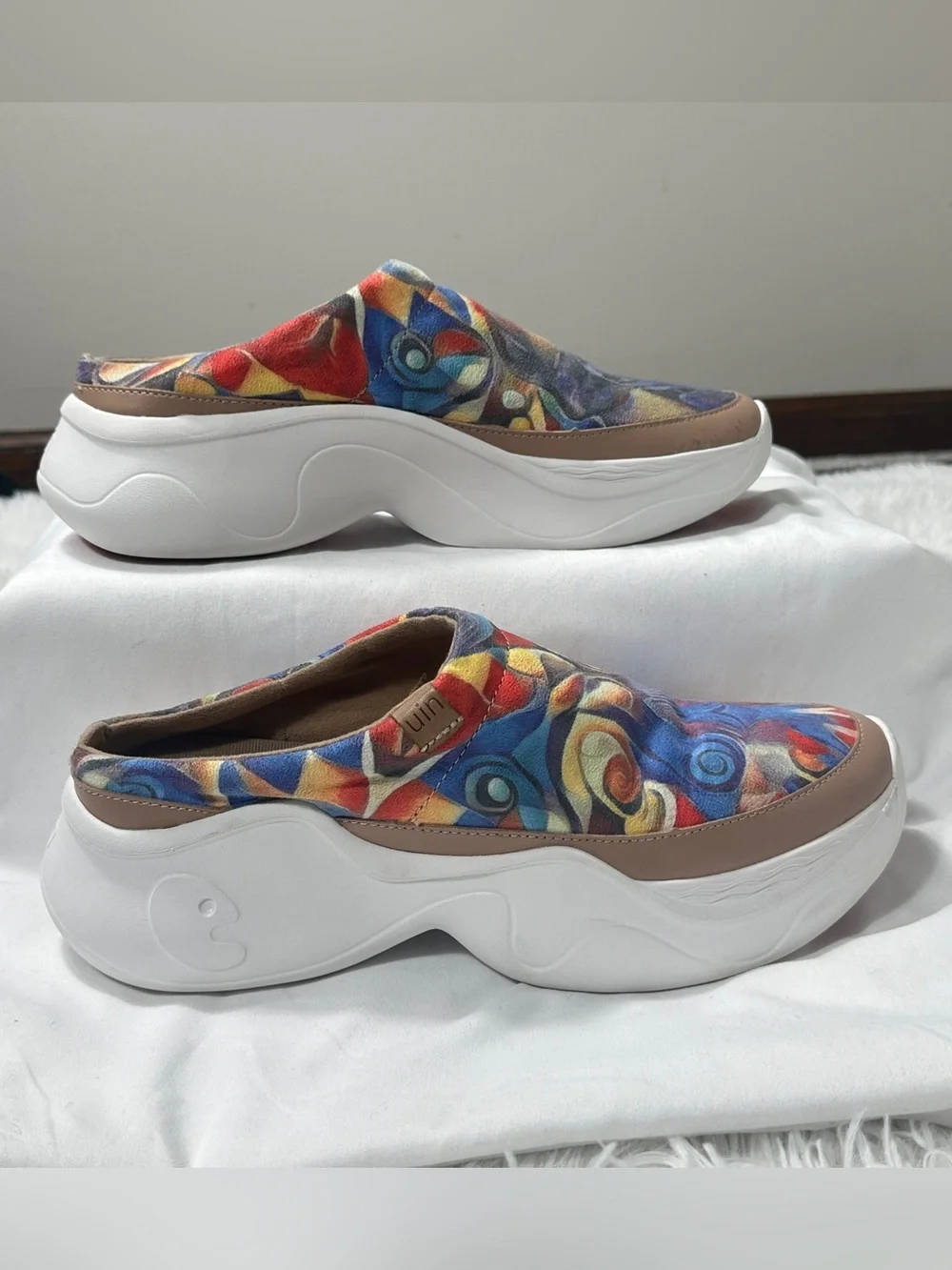 UIN Dye-Misty Art Print Slip On Colorful Canvas Casual Comfort Shoes Womens Sz 8 - Picture 2 of 15